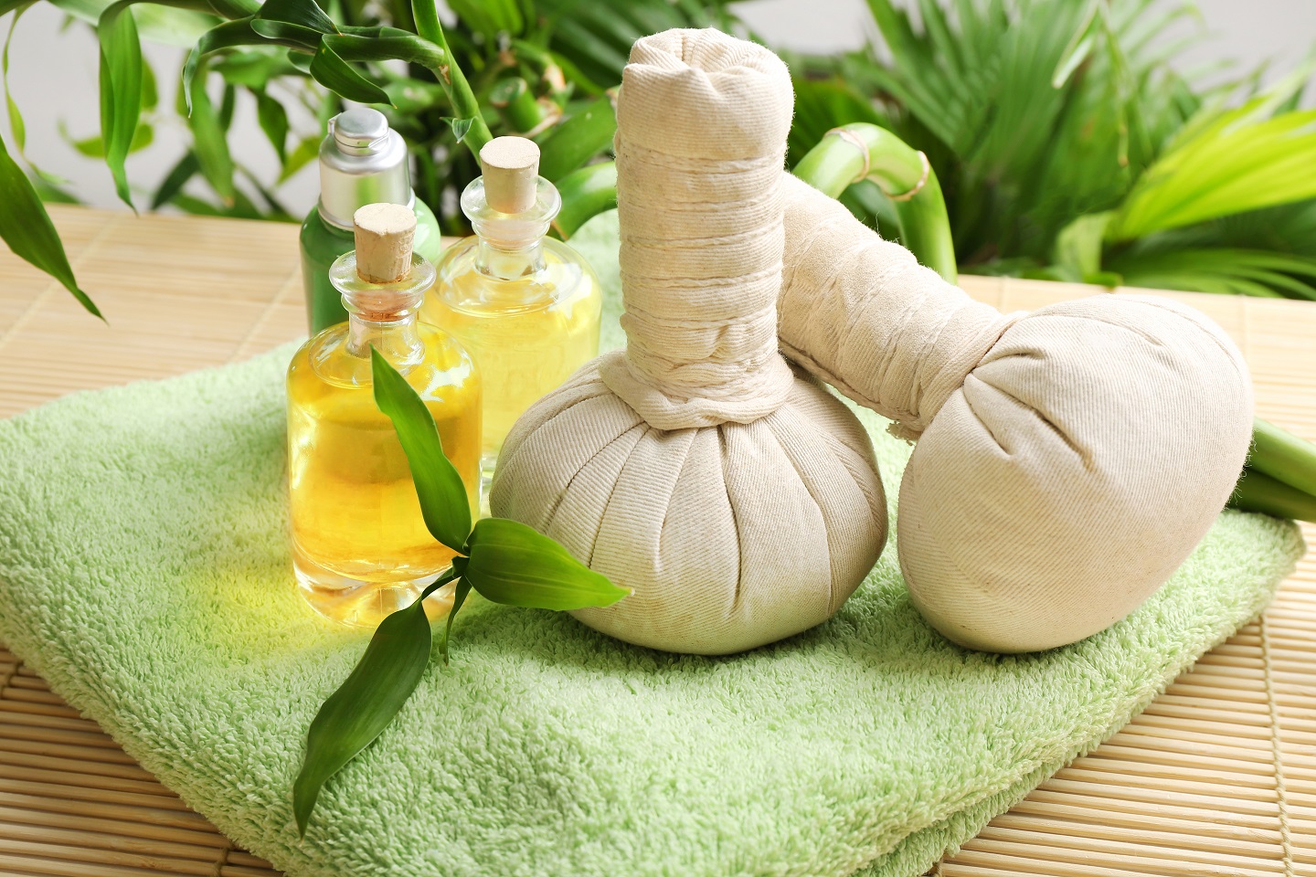 Thai Lemongrass Oil Massage